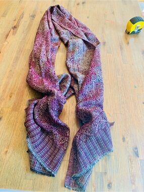 Men's Burgundy Paisley Scarf — Lightweight Fashion Accessory